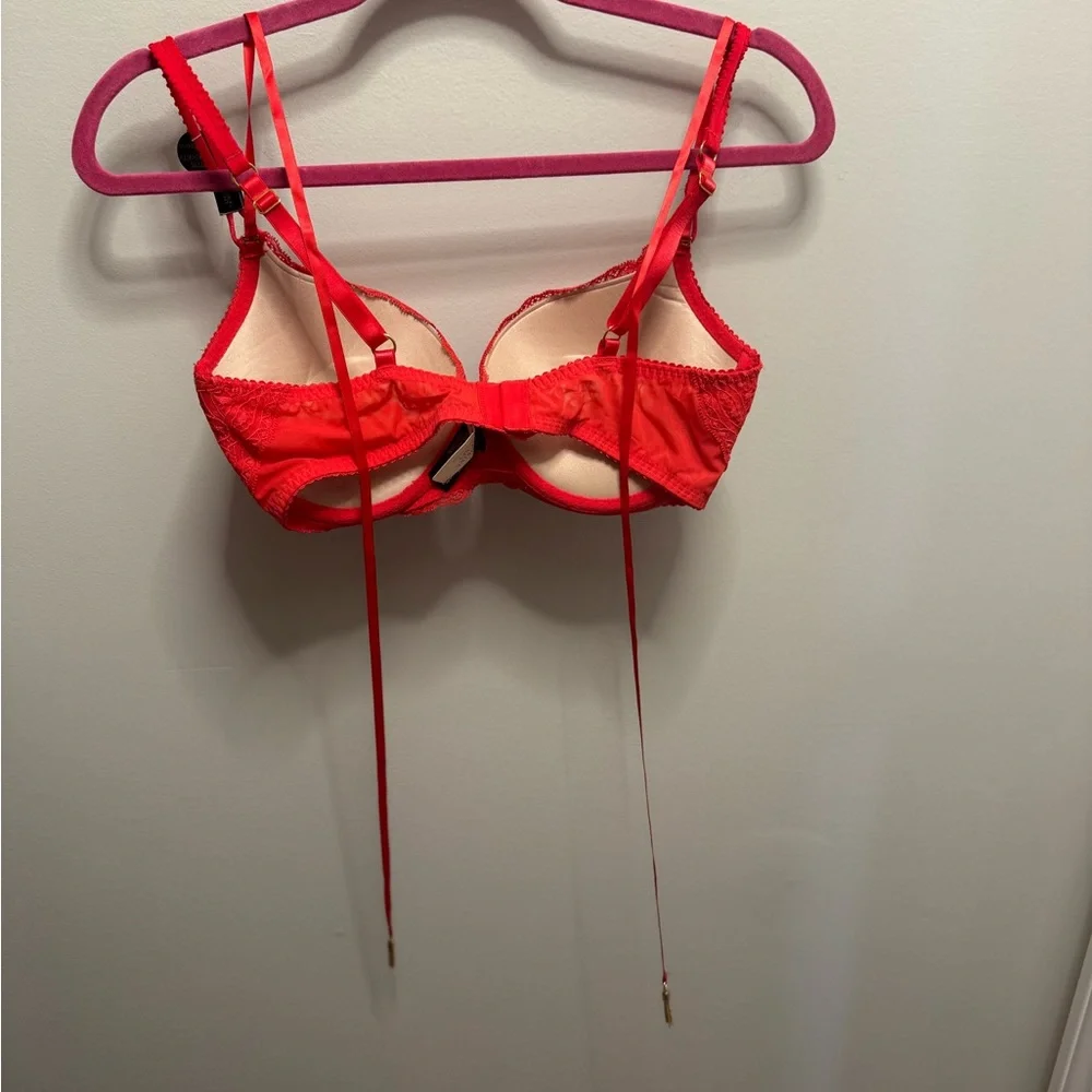 NWT Victoria’s Secret Bombshell Lace Tassel Bra